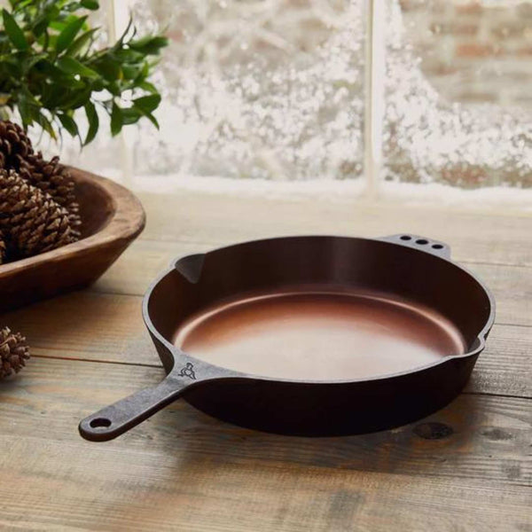 http://www.honeycombkitchenshop.com/cdn/shop/files/Smithey-No-12-Cast-Iron-Skillet-Lifestyle_600x600.jpg?v=1690903573