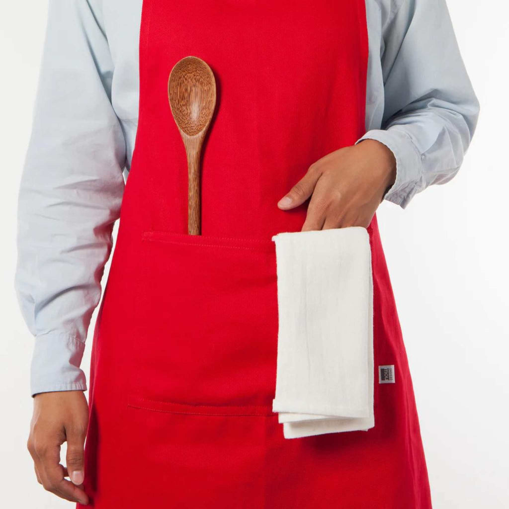 Red basic apron - closeup of pockets