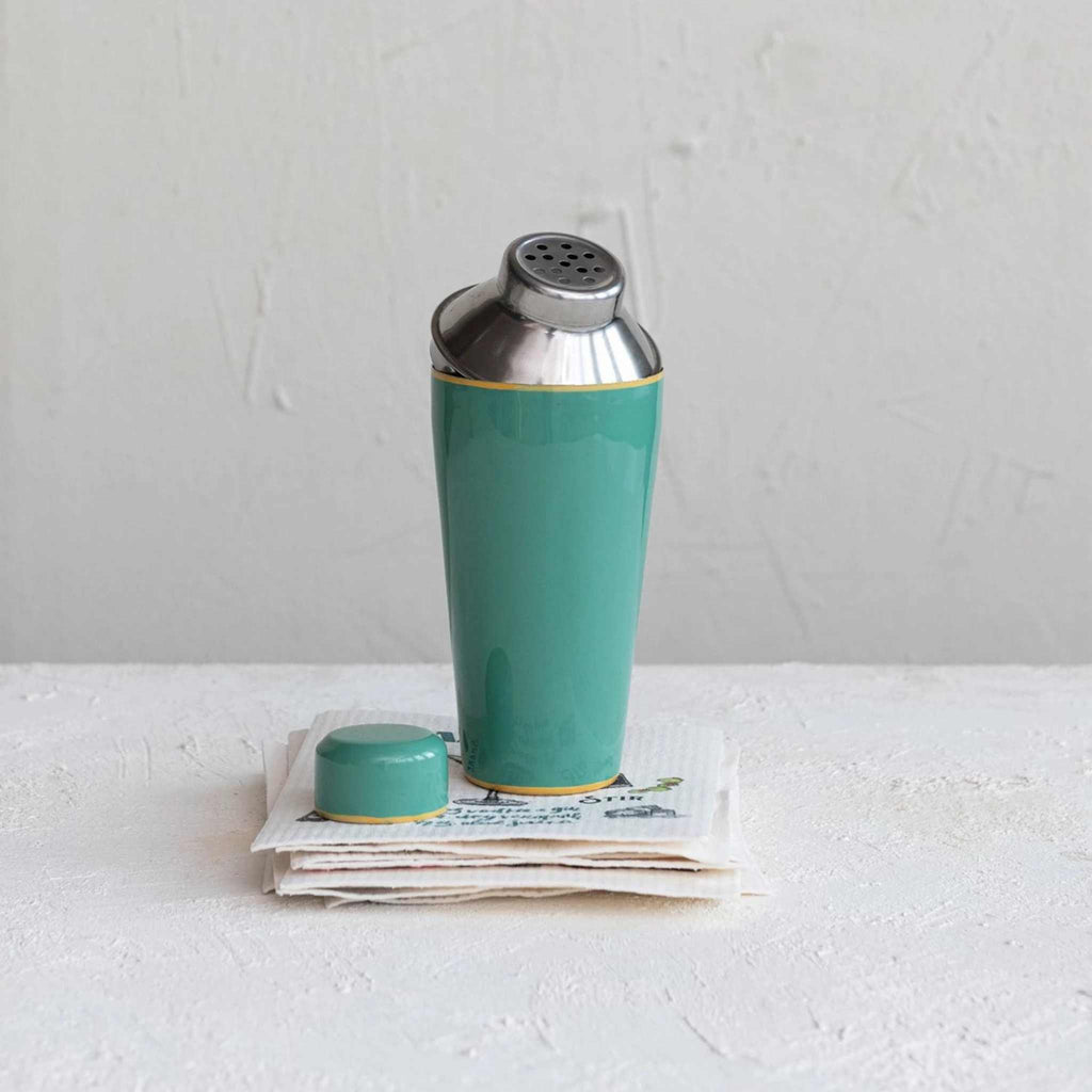 Cocktail shaker turquoise lfiestyle