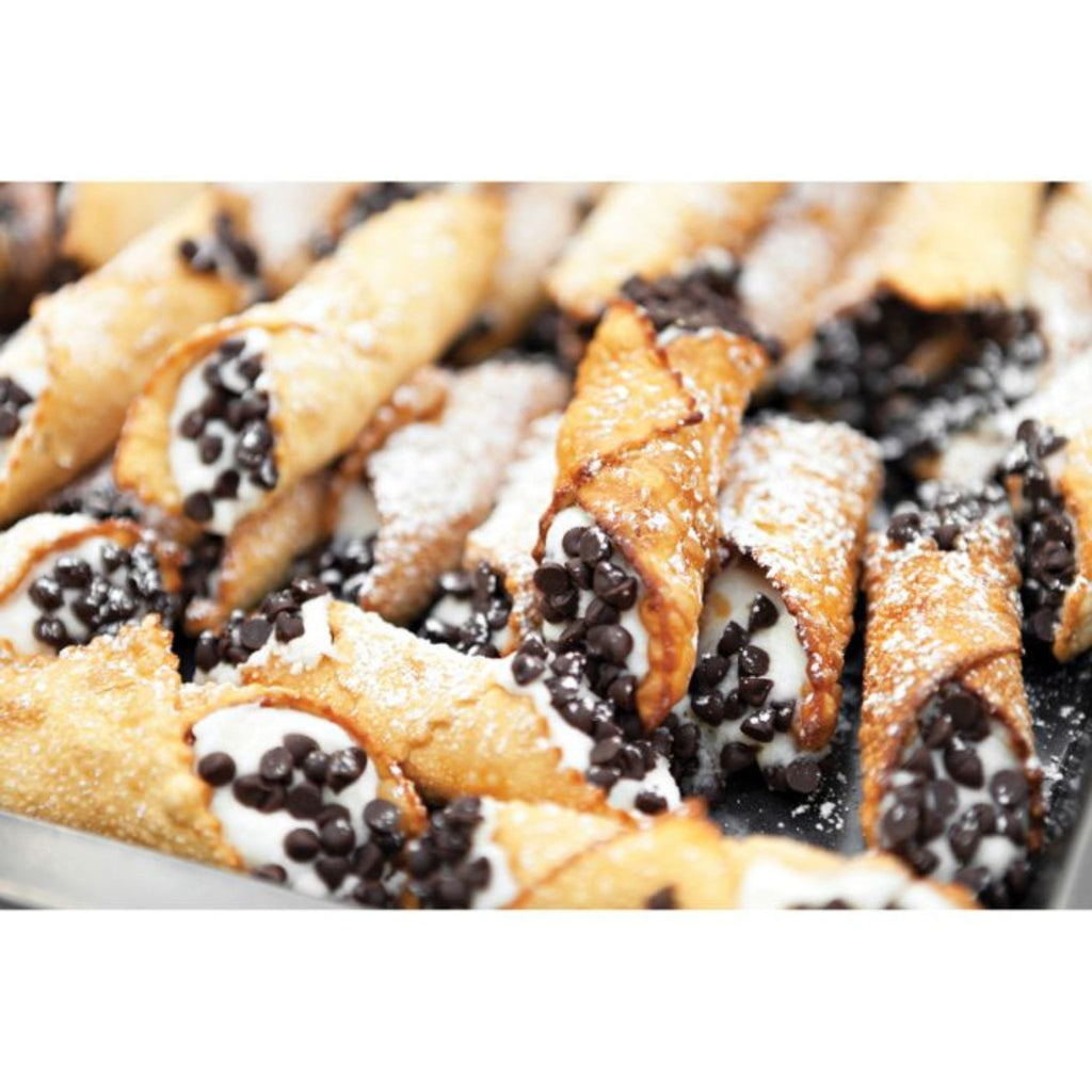 Cannoli Form finished cannolis