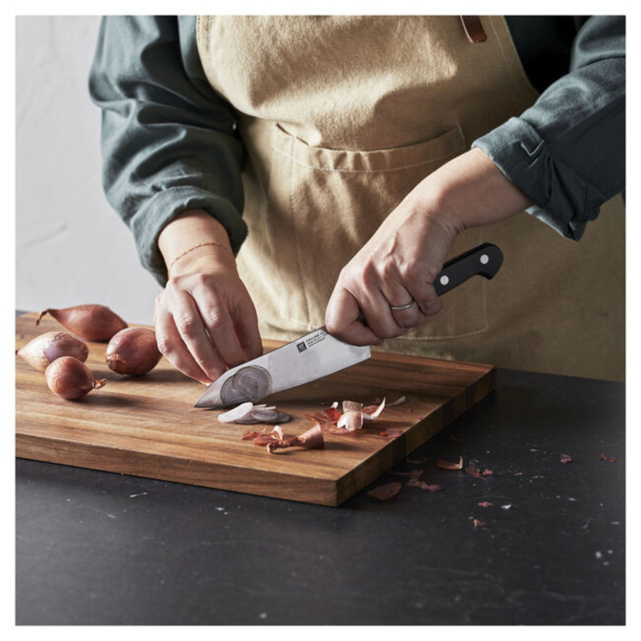 5.5" Santoku, Fine Edge in use