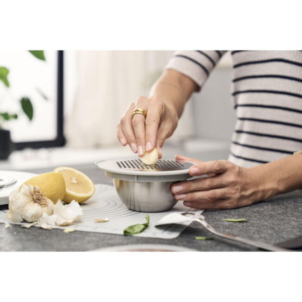 Fresh & Save Bowls Access. Set in use